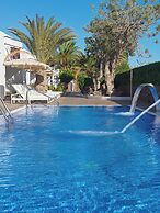 H10 White Suites