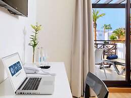 H10 White Suites