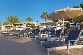 H10 White Suites