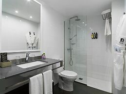 H10 White Suites