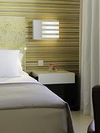 H10 White Suites