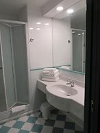 Green Hotel