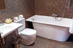 Dona Hotel