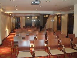Dona Hotel