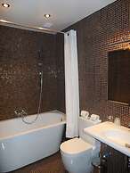 Dona Hotel