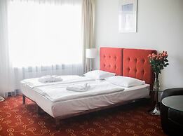 Dona Hotel