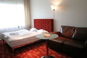 Dona Hotel