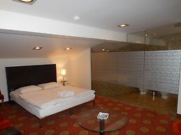 Dona Hotel