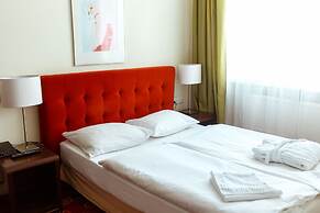 Dona Hotel