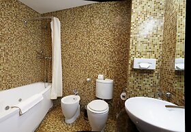 Dona Hotel