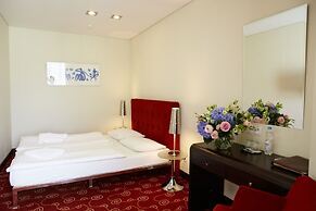 Dona Hotel