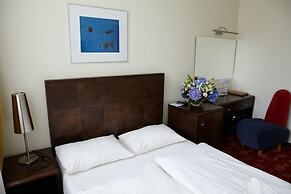 Dona Hotel