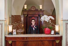 Grand Hotel