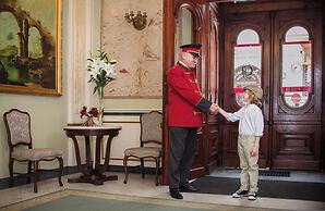 Grand Hotel