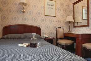 Grand Hotel
