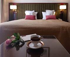 Grand Hotel