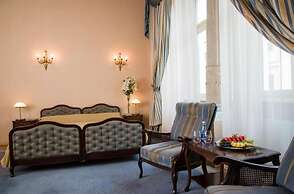Grand Hotel