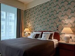 Grand Hotel