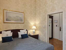 Grand Hotel