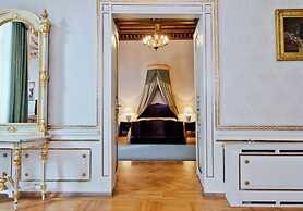 Grand Hotel