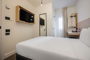 Globus Urban Hotel