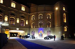 Hotel Deutsches Theater Downtown