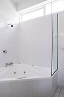 U Studios Paraparaumu, SureStay Collection by BW