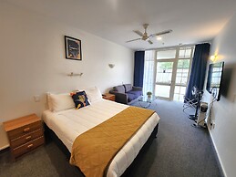 U Studios Paraparaumu, SureStay Collection by BW