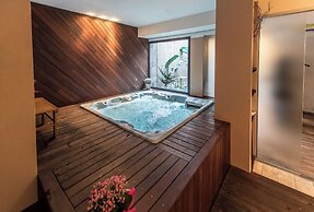 Yachting Hotel Mistral