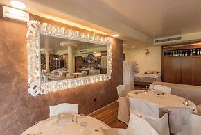 Yachting Hotel Mistral