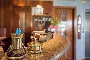 Yachting Hotel Mistral