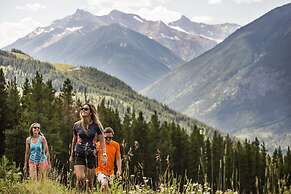 Panorama Mountain Resort - Ski Tip Tamarack Condos