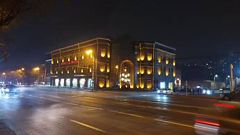 Ararat Hotel