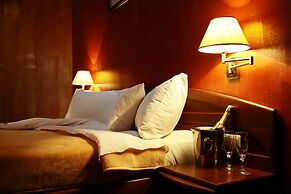 Ararat Hotel