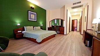 Ararat Hotel