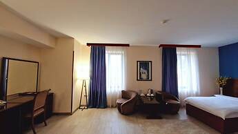 Ararat Hotel