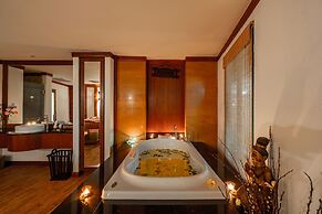 The Royal Paradise Hotel & Spa