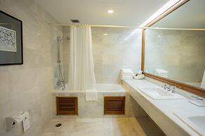 The Royal Paradise Hotel & Spa