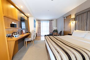 Big Blue Hotel