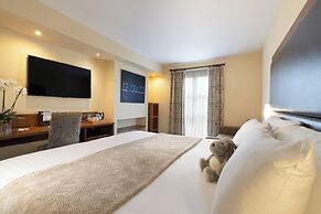 Big Blue Hotel