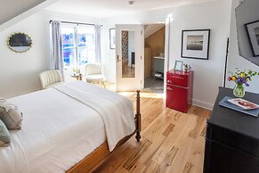 Breakwater Inn