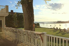 Breakwater Inn