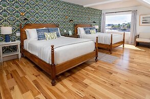 Breakwater Inn