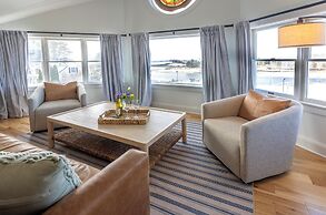 Breakwater Inn