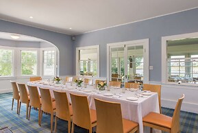 Breakwater Inn