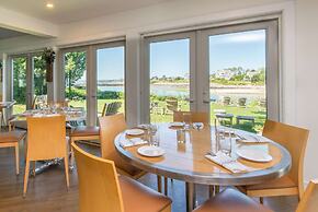 Breakwater Inn