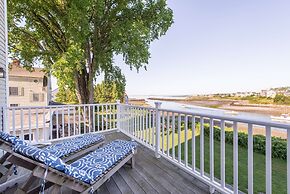 Breakwater Inn