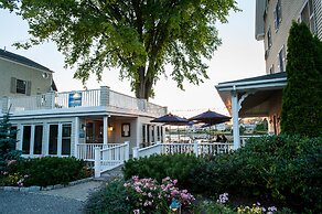 Breakwater Inn