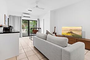 Trinity Beach Club Holiday Apartments