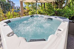 Trinity Beach Club Holiday Apartments